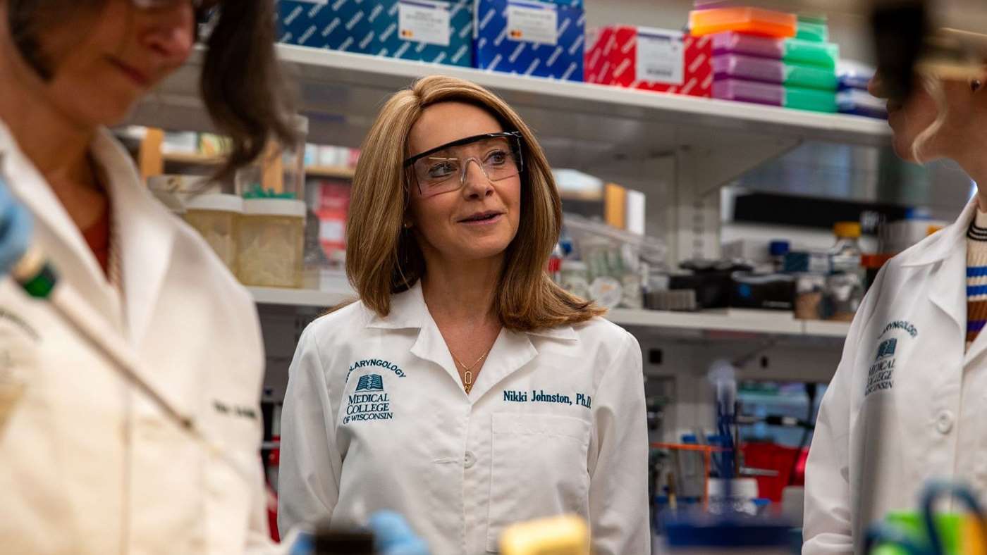 Dr. Nikki Johnston and lab staff